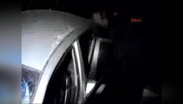 Otomobil uçuruma yuvarlandı 2 yaralı