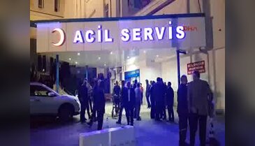 Kazayla babasını öldürdü, annesini yaraladı