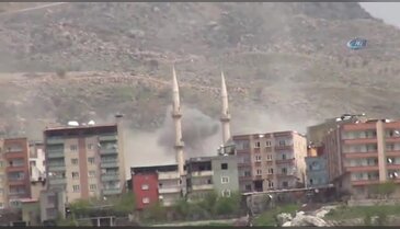 Şırnak'ta teröristlerin barındığı binalar vuruluyor