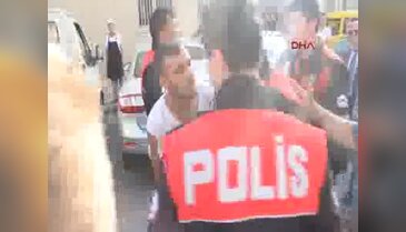 Kız çocuğunu kaçırmaya çalıştığı iddia edilen adama meydan dayağı