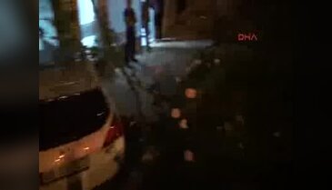 Alkollü sürücü apartman boşluğuna düştü