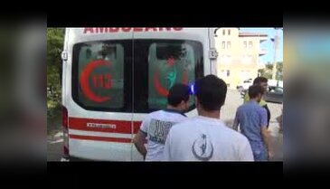 Gençlerin otomobil gezintisi TIR'ın altında bitti
