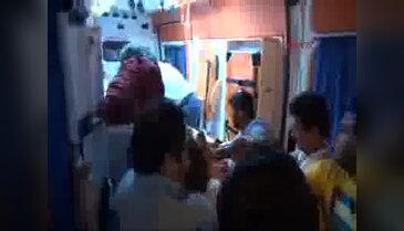 Motosiklet yayalara çarptı; 2 ölü, 2 yaralı