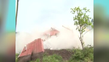 Bursa'da kaçak villa yerle bir edildi