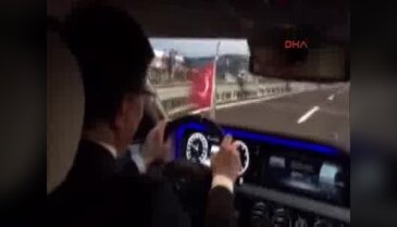 Başbakan Davutoğlu makam aracını kullandı, Recep Tayyip Erdoğan da eşlik etti