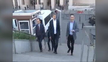 Can Dündar: Öğretim üyelerinin davasını kendi davamızdan daha çok önemsiyoruz