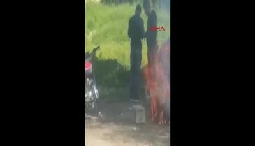 Parmak izlerini silmek için çaldıkları çantayı yaktılar