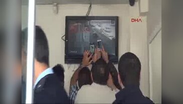 Bursa'da polisin güvenlik kamerasından gaspcıyı çekme telaşı