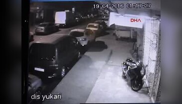 Motosiklet hırsızlığı güvenlik kamerasında