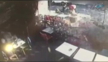 İstanbul Beşiktaş'ta otomobil restorana daldı!