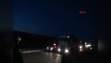 Kilis'e askeri sevkiyat gece de sürdü