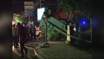 Diyarbakır'da zırhlı araç devrildi: 3 polis yaralı