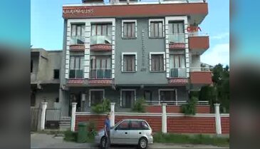 Projeye aykırı yapılan evde çatlaklar oluştu