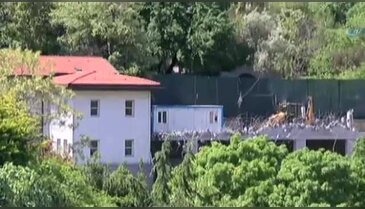 Sarraf'ın villasına kepçe girdi
