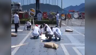 Baharattan bayrağa ceza