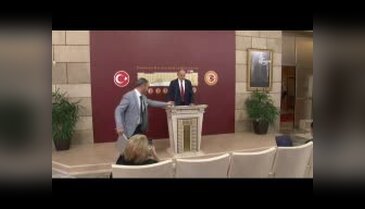 CHP'li Çiçek: Tesellimiz Cumhurbaşkanı ve Başbakan'ın Kahraman'ın söylemine sahip çıkmaması