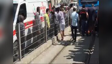 Tramvay durağında baygınlık geçirip düşen kadın ölümden döndü
