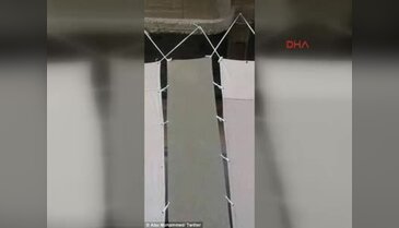 Düşen uçaktan sadece elindeki çizikle kurtuldu