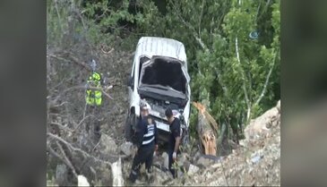 Bursa'da otomobil 50 metrelik uçuruma yuvarlandı! 1 ölü