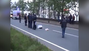 Üst geçidi kullanmayan kadın iki aracın çarpması sonucu öldü