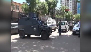 Diyarbakır'da askeri binaya el yapımı patlayıcı atıldı