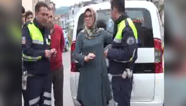 Hafif ticari aracın çarptığı lise öğrencisi yaralandı