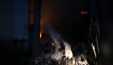 Hurda kağıt deposunda yangın