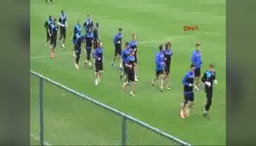 Karabüksporlu taraftarlardan futbolculara tepki