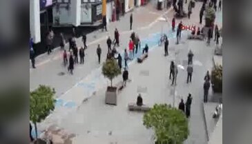 Liseli kızlar caddede birbirine girdi