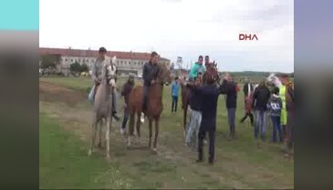 Romanlar yük atlarıyla yarıştı