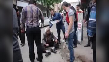 Otomobilin çarptığı yayaya ilk müdahaleyi vatandaş yaptı