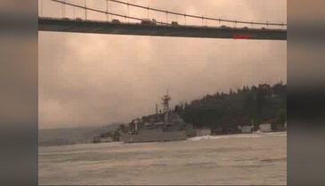 Rus savaş gemisi boğazdan geçti