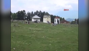 Kosova'daki Hıdrellez şenliklerine onbinler akın etti
