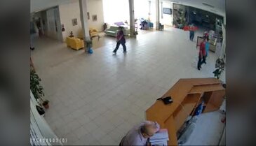 Ziyaret bahanesi ile huzurevine geldi görevlnin parasını çaldı