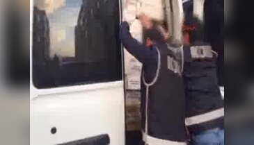 İzmir'de kaçak sigara operasyonu