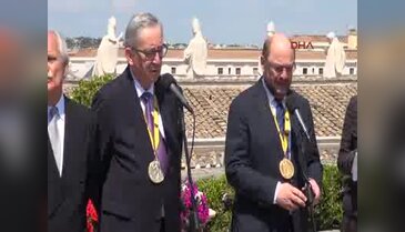 Schulz ve Juncker'den Ahmet Davutoğlu açıklaması