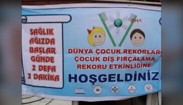 Burdur'da 'dünya çocuk diş fırçalama rekoru' kırıldı