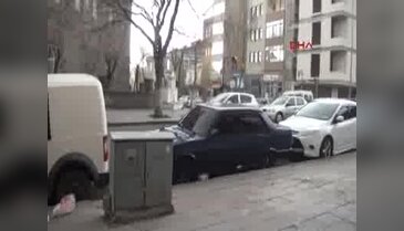 Kars'ta yağmur ve fırtına hayatı etkiledi