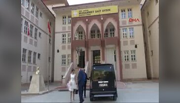Okulda nikah kıydılar