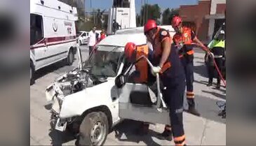 Trafik kazasına müdahale tatbikatı gerçeğini aratmadı