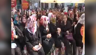 Bursa'da CHP'li Aydın'dan oyunlu çevre protestosu