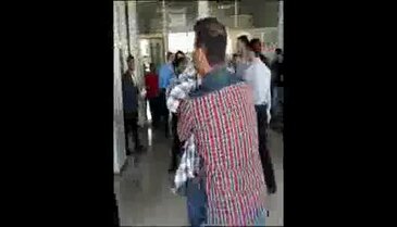 Husumetli ailelerin mahalledeki kavgası hastanede sürdü
