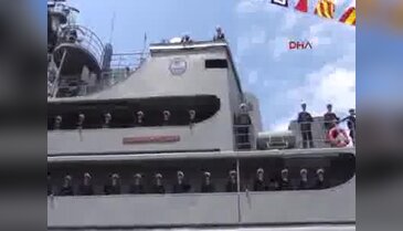 Genç bahriyeliler açık denizlere uğurlandılar