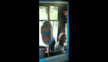 Sürücünün kalp krizi geçirmesi kameralara yansıdı
