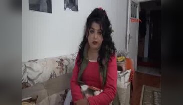 5 sokak köpeğini evlat edinen Nazlı'nın hayvan sevgisi