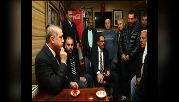 Erdoğan, minibüsçülerle çay içti