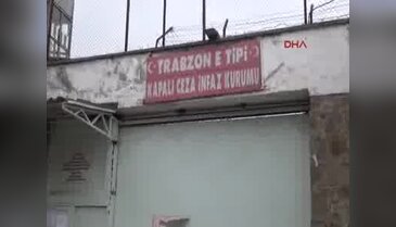 'Son Kuşlar' tiyatro oyununun galası cezaevinde yapıldı