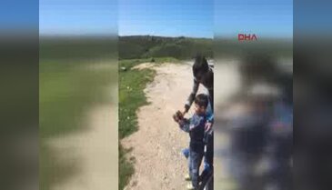 Oğluna tabancayla ateş ettirdiği görüntülere tepki yağdı
