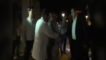 Şanlıurfa Valisi, yaralı polisi ziyaret etti