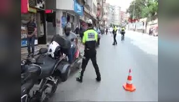 Kasksız sürücülere ceza yerine hediye